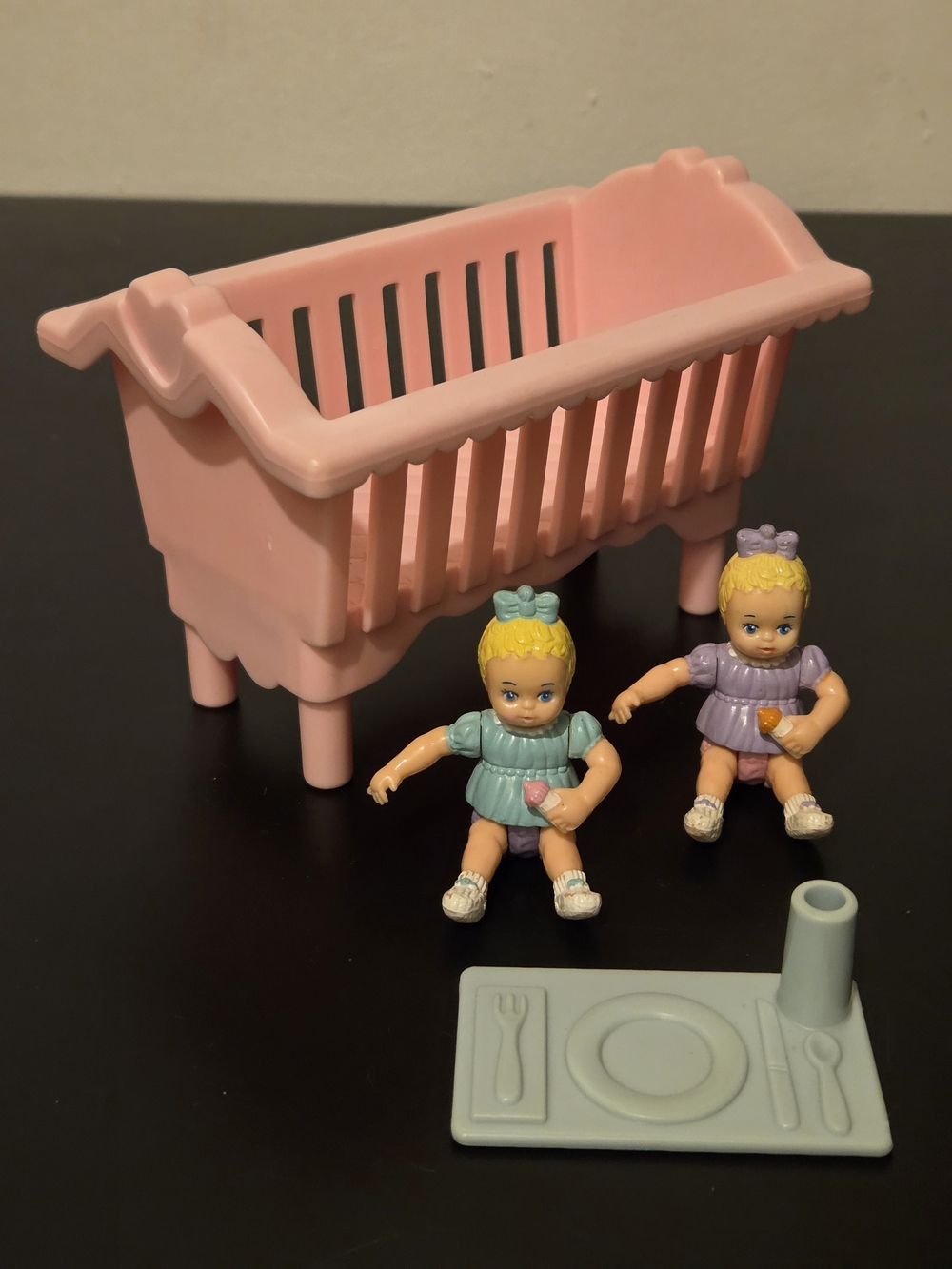 Fisher-Price Playskool Loving Family Twin Babies & Crib